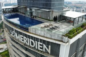 Le Meridien - skylight